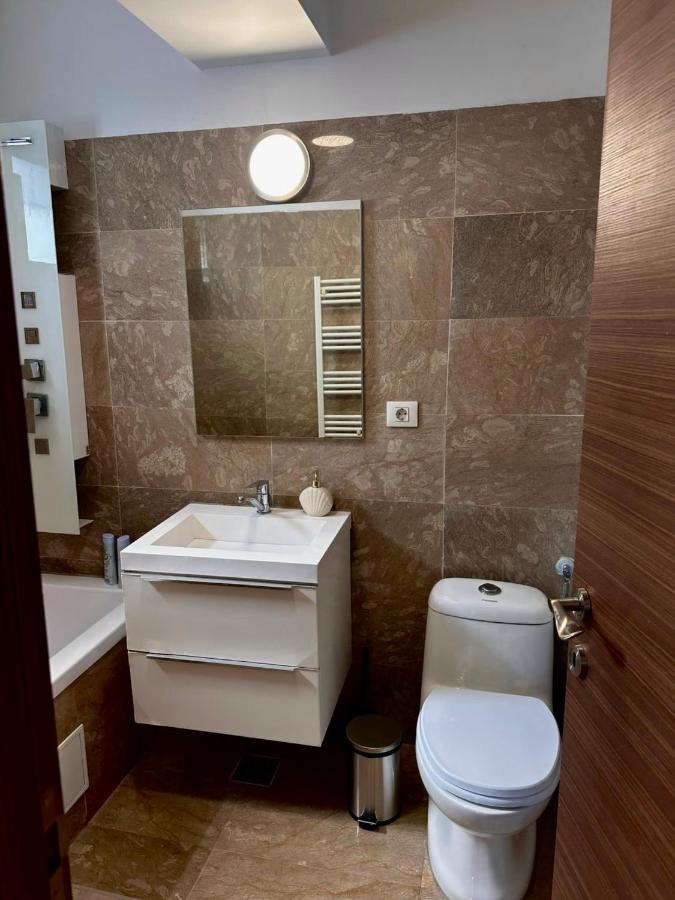 Cozy Apartment With Self Check-In Near Promenada Mall And Verdi Park Bucharest Luaran gambar